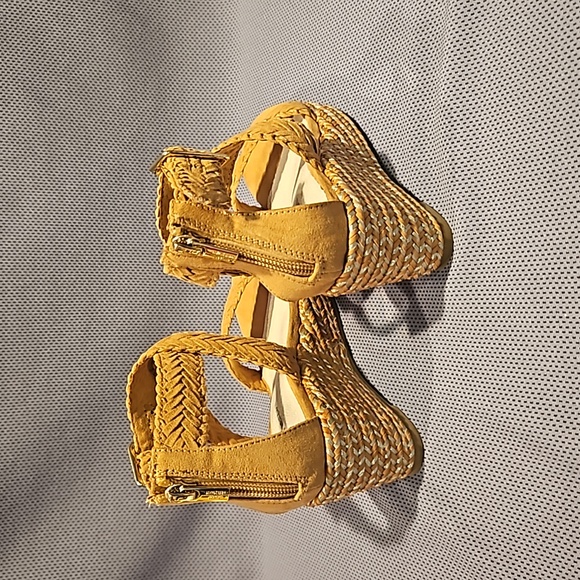 Stuart Weitzman Akilah Sparkle Tan Braided Wedge Sandal - Picture 4 of 12